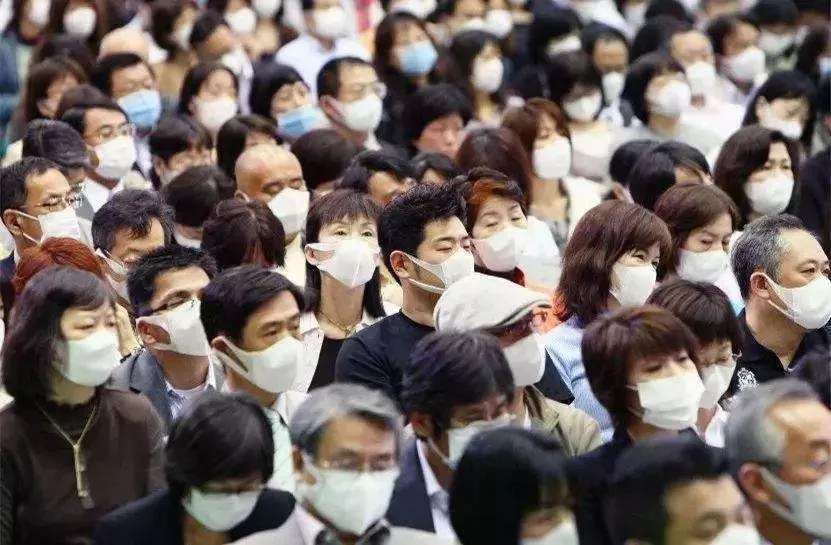 口罩也帶有閥門？專家：就診患者不應(yīng)佩戴有呼吸閥口罩-